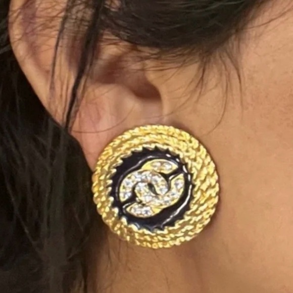 Vintage Chanel clip on earrings 1990s rare black and gold diamanté - Picture 5 of 7